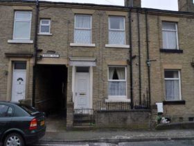 2 bedroom Detached t...